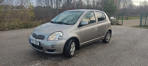 Toyota Yaris (1 foto / 5)