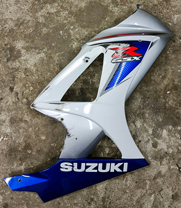 Suzuki GSX-R1000 2008 kahjustatud parempoolne plastik (1 foto / 2)