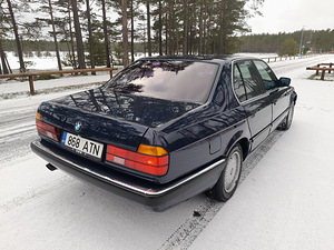 BMW 730i (5 foto / 11)