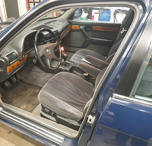 BMW 730i (10 foto / 11)
