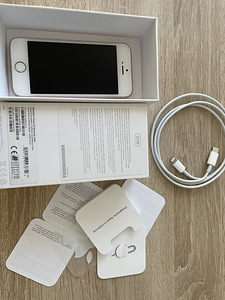 iPhone SE 32 ГБ (2 фото из 2)