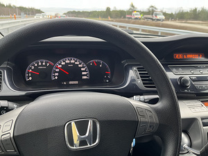 Honda FR-D 1,8 bensiin 103kw 2008 (5 foto / 9)