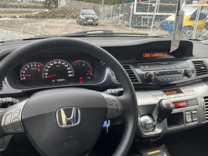 Honda FR-D 1,8 bensiin 103kw 2008 (6 foto / 9)
