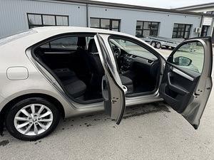 Skoda Octavia Ls 130 000 (6 foto / 14)