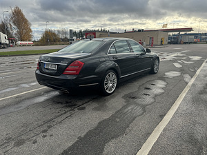 Mercedes-Benz S350 BLUETEC (4 foto / 15)