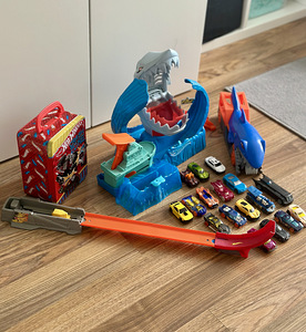 Hot wheels komplekt