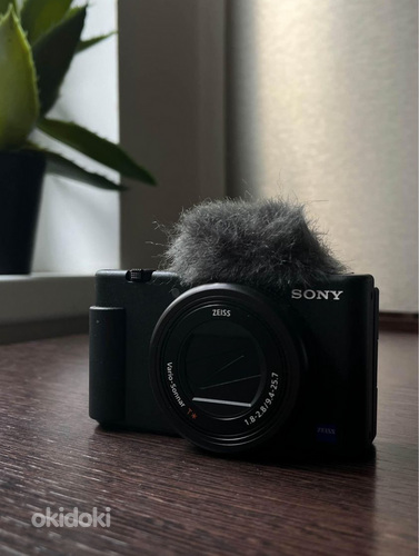Камера Sony ZV-1 + штатив + микрофон