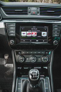 Škoda Superb Ambition 1.4 110Kw (10 foto / 10)