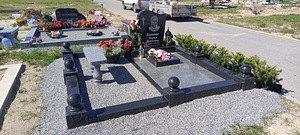 ПАМЯТНИКИ И ОГРАДЫ (2 фото из 10)