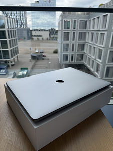Macbook Pro 15" 2018 2.2GHz/16GB (1 foto / 4)