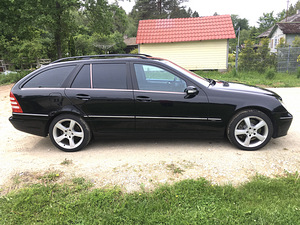Mercedes-Benz C 320 Avantgarde 3.0 V6 165kW (3 foto / 8)