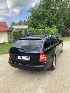 Mercedes-Benz C 220 Avantgarde 2.1 R4 CDI 110kW (2 foto / 10)