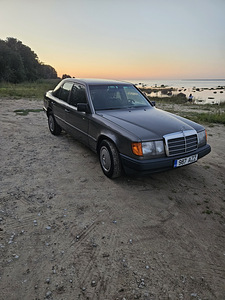 Mercedes Benz 300D atm . W124 . 1988 (1 foto / 7)
