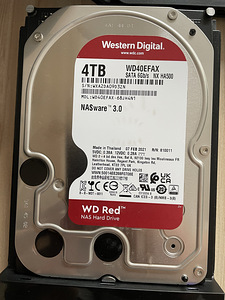 HDD 4TB WD Red (1 foto / 2)