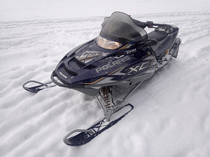 Снегоход Polaris XC 2005 года выпуска.