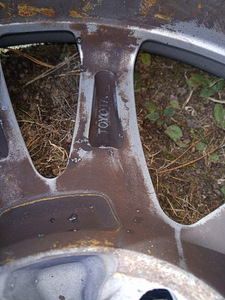 Toyota 17" originaal valuveljed (6 foto / 9)