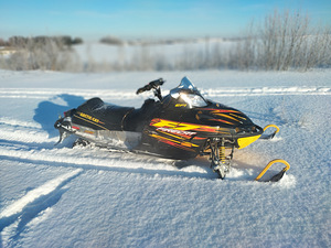 Arctic Cat F7 Firecat 2003 97kw (3 foto / 6)