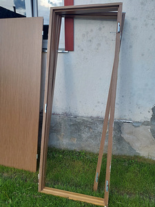 Межкомнатные двери (2 фото из 3)
