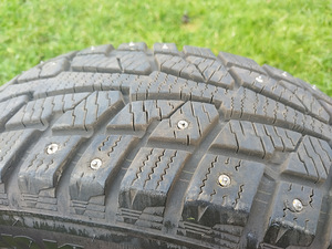 Kaubiku Naastrehvid 205/65 R16c Hankook Winter iPike (2 foto / 5)
