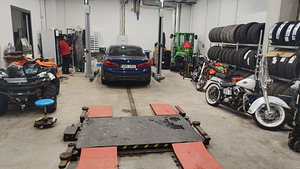 Autotõstuk rehvitöödeks (1 foto / 3)