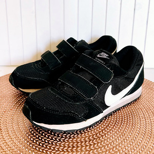 Nike mustad tossud krõpsudega nr 31 (2 foto / 3)
