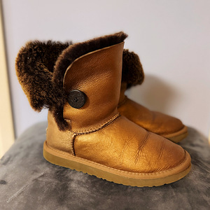 UGG bailey button pronks talvesaapad nr 37 (1 foto / 3)