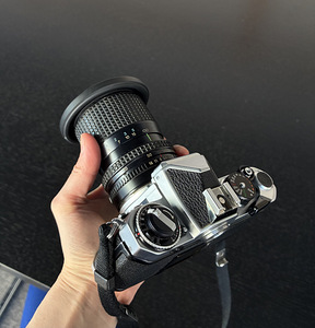 Nikon FE + Tokina 35-70mm (2 foto / 3)