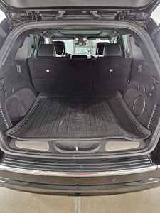 Jeep Grand Cherokee (7 foto / 14)
