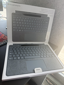 Microsoft Surface Pro 8 / Pro X Signature Keyboard Ice Blue (2 foto / 3)