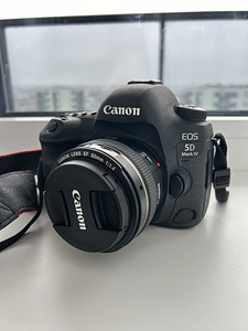 Canon EOS 5D Mark IV + 50mm 1.4