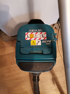 Makita dvc 863l (2 foto / 3)