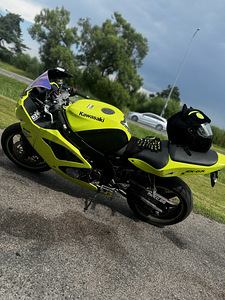 Kawazaki zx6r 2003 (2 foto / 4)