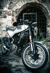 Husqvarna vitpilen 401 (1 foto / 4)