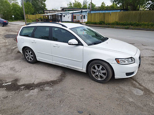 Volvo V50 (2 фото из 6)