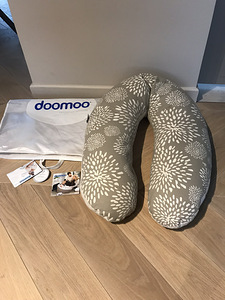 Doomoo Buddy подушка для кормления (3 фото из 3)