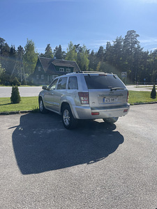 Jeep Grand Cherokee Overland (4 foto / 10)