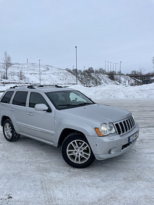 Jeep Grand Cherokee Overland (2 foto / 6)