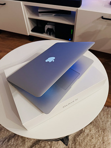 MacBook Air 2017 13" Silver i5 1.8GHz / 8GB RAM / 128GB (2 foto / 4)