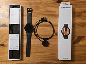 Samsung Galaxy Watch4 44mm LTE + ремешки (1 фото из 5)