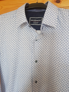 Särgi suurus S slim fit (2 foto / 2)