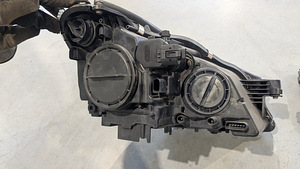 MB Mercedes-Benz CLS W219 2003-2011 Esituled ja udutuled (6 foto / 10)