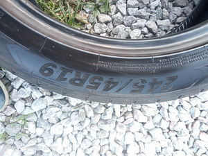 Летние шины R18/45/235 Hankook (4 фото из 5)