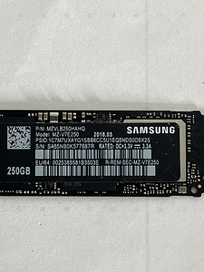 SAMSUNG 970 EVO PLUS 250GB NVMe M.2 SSD (2 foto / 3)