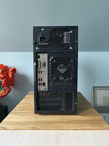 LGA1200 Lauaarvuti: 10th Gen I3 / GTX 1650 / 16GB / SSD+HDD (6 foto / 10)