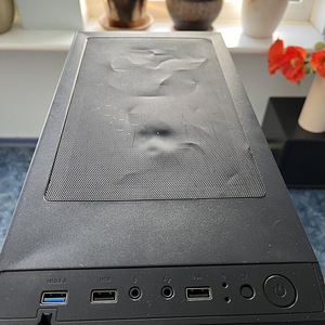 Lauaarvuti (PC) / i7 / RTX 3050 / 16GB (7 foto / 10)