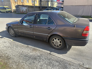 MERCEDES-BENZ C 220 (1 foto / 3)