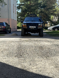 Jeep Grand Cherokee (8 foto / 8)