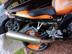 Kawasaki zx-9r (4 foto / 8)