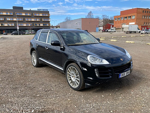 М: Porsche Cayenne 4.8 V8 283 кВт (2 фото из 15)