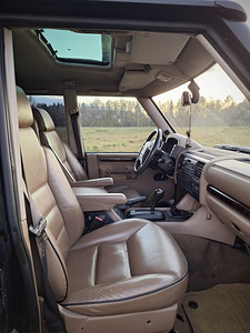 Land Rover Discovery 2 (8 фото из 15)